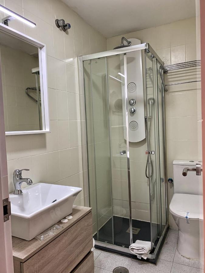 Hostal Restaurante Mendez Вилафранка дел Биерсо Екстериор снимка